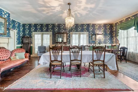 Dining - 2310 Elm St, Hernando, MS 38632 photo 1 of 3