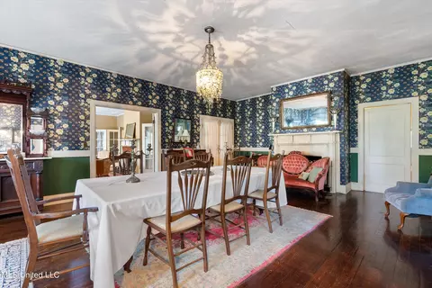 Dining - 2310 Elm St, Hernando, MS 38632 photo 2 of 3