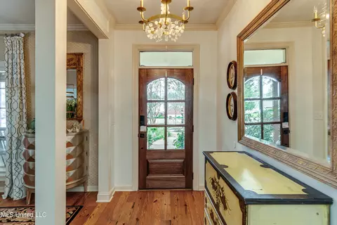 Entry Way - 506 Windsor Dr, Brandon, MS 39047 photo 1 of 3