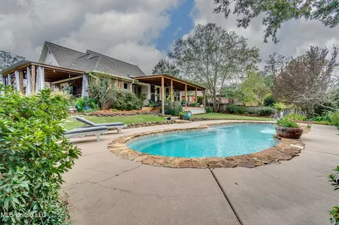 Exterior - 506 Windsor Dr, Brandon, MS 39047 photo 19 of 22