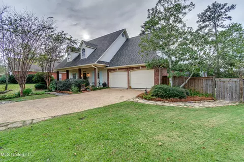 Exterior - 506 Windsor Dr, Brandon, MS 39047 photo 6 of 22