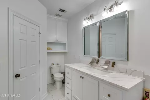 Bath - 506 Windsor Dr, Brandon, MS 39047 photo 2 of 8