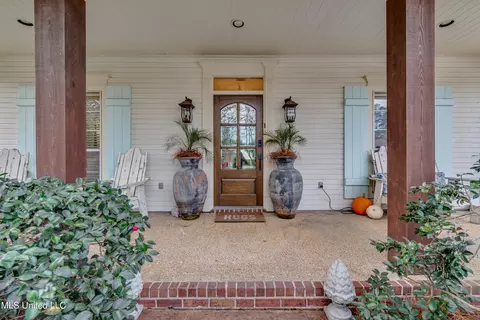 Exterior - 506 Windsor Dr, Brandon, MS 39047 photo 9 of 22