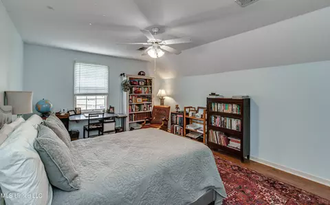 Bedroom - 506 Windsor Dr, Brandon, MS 39047 photo 9 of 11