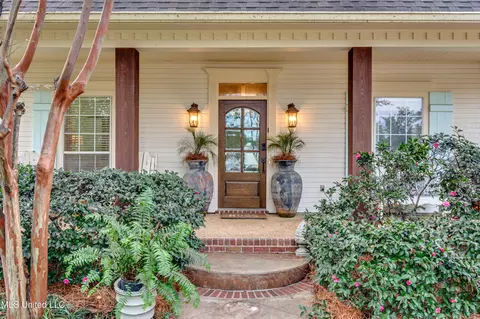 Exterior - 506 Windsor Dr, Brandon, MS 39047 photo 7 of 22