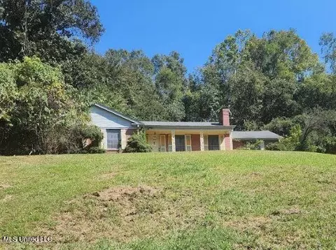 1455 Parkside Dr, Vicksburg, MS 39180