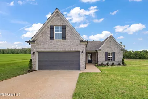 2071 Franklin Dr, Southaven, MS 38672