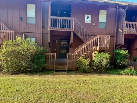 134 Lakeside Villa #F, Diamondhead, MS 39525