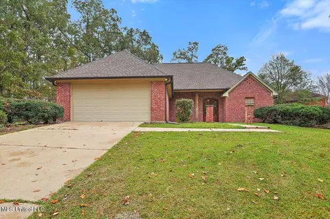 400 Castlewoods Blvd, Brandon, MS 39047