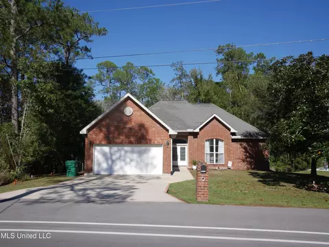 73664 N Diamondhead Drive N Dr, Diamondhead, MS 39525
