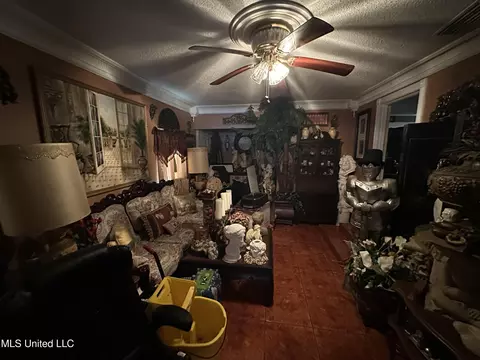 3600 Mosby St, Moss Point, MS 39563 photo 2