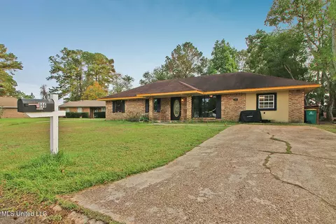 346 Dianne Dr, D'iberville, MS 39540