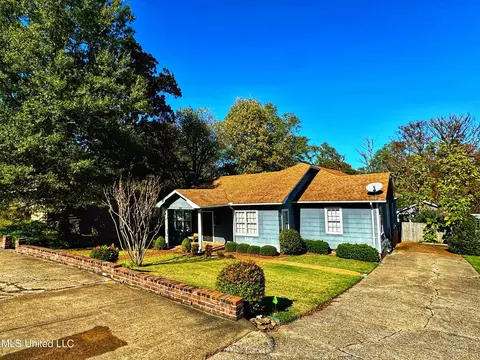 1724 Riverside Ave, Clarksdale, MS 38614