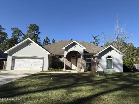 84576 N Diamondhead Dr, Diamondhead, MS 39525