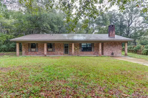 7416 Joy Dr, Gautier, MS 39553