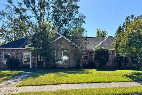 14350 W Carriage Cir, Gulfport, MS 39503
