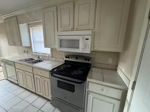 4080 Puckett Rd, Jackson, MS 39212 photo 3