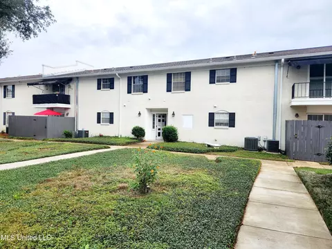 Exterior - 5025 Wayneland Dr #B7, Jackson, MS 39211 photo 4 of 4