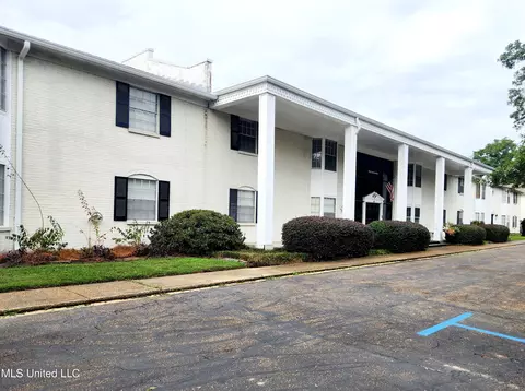 5025 Wayneland Dr #B7, Jackson, MS 39211