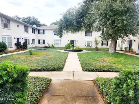 Exterior - 5025 Wayneland Dr #B7, Jackson, MS 39211 photo 3 of 4