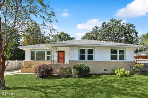 112 S Island View Ave, Long Beach, MS 39560