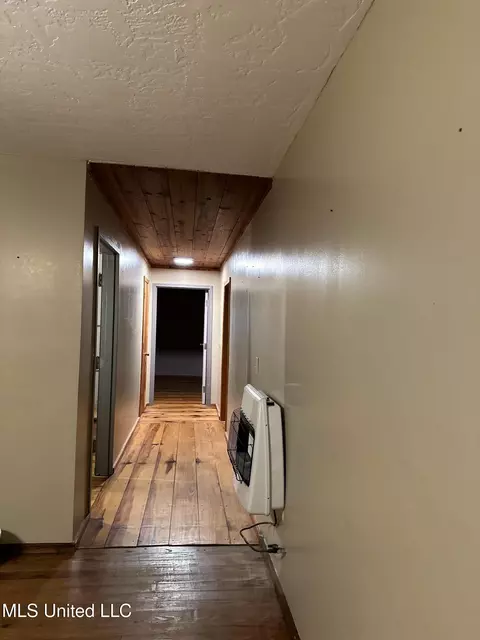 Entry Way - 1813 Crutchfield Rd, Lucedale, MS 39452 photo 1 of 1