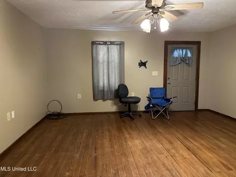 Living - 1813 Crutchfield Rd, Lucedale, MS 39452 photo 2 of 3