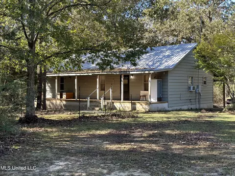 1813 Crutchfield Rd, Lucedale, MS 39452