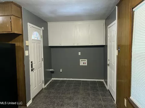 Other - 5665 Queen Mary Ln, Jackson, MS 39209 photo 2 of 5