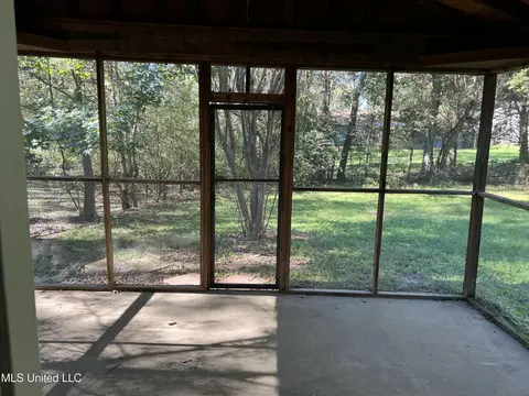 Exterior - 5665 Queen Mary Ln, Jackson, MS 39209 photo 2 of 5