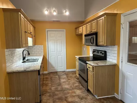 621 Shadowridge Dr, Brandon, MS 39047 photo 6
