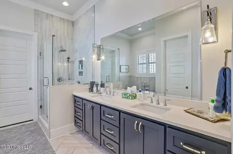 Bath - 155 N Natchez Dr, Madison, MS 39110 photo 1 of 4