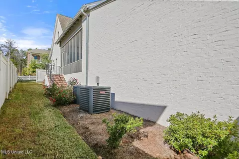 Exterior - 155 N Natchez Dr, Madison, MS 39110 photo 8 of 9