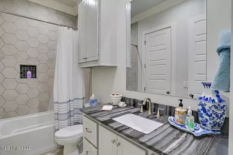 Bath - 155 N Natchez Dr, Madison, MS 39110 photo 3 of 4