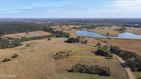 3930 Mississippi 22, Flora, MS 39071