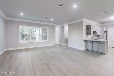 Living - 8930 Maili Way, Diamondhead, MS 39525 photo 3 of 4