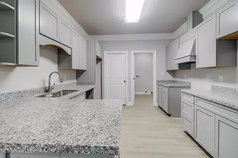 Kitchen - 8930 Maili Way, Diamondhead, MS 39525 photo 2 of 3