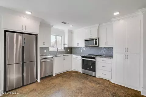 Kitchen - 135 Michel St, Brandon, MS 39042 photo 2 of 2