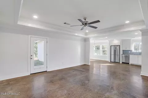 Living - 135 Michel St, Brandon, MS 39042 photo 1 of 4