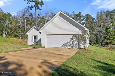 Exterior - 135 Michel St, Brandon, MS 39042 photo 2 of 3