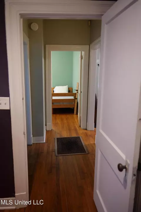 Entry Way - 1733 Myrtle St, Jackson, MS 39202 photo 1 of 2