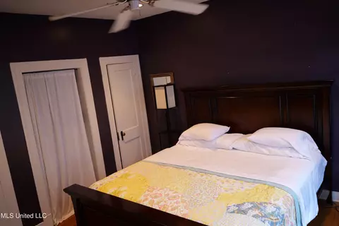 Bedroom - 1733 Myrtle St, Jackson, MS 39202 photo 2 of 5