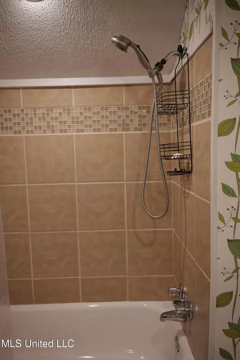Bath - 1733 Myrtle St, Jackson, MS 39202 photo 5 of 5