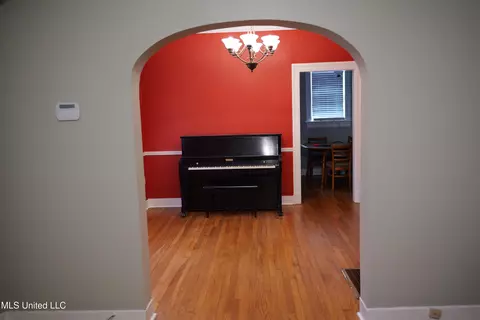 Dining - 1733 Myrtle St, Jackson, MS 39202 photo 2 of 2