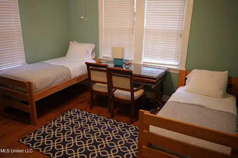 Bedroom - 1733 Myrtle St, Jackson, MS 39202 photo 4 of 5