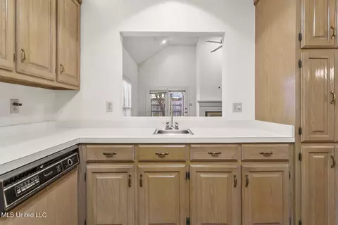 Kitchen - 3 Autumn Cv, Jackson, MS 39206 photo 5 of 6