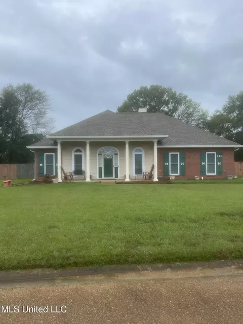 225 Charlene Dr, Byram, MS 39272