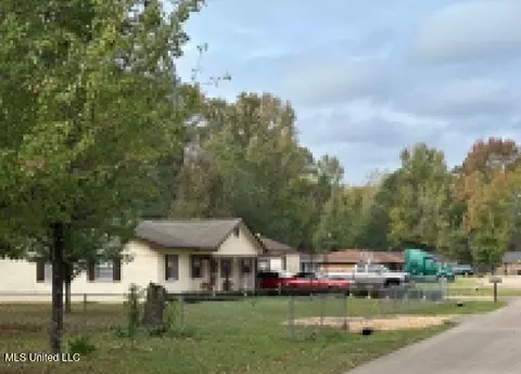 304 Concourse Rd, Columbus, MS 39702