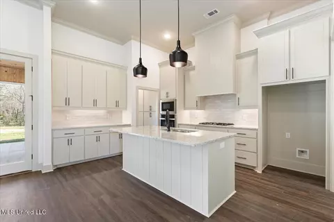 955 Mullican Rd, Florence, MS 39073 photo 6