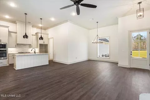 955 Mullican Rd, Florence, MS 39073 photo 3